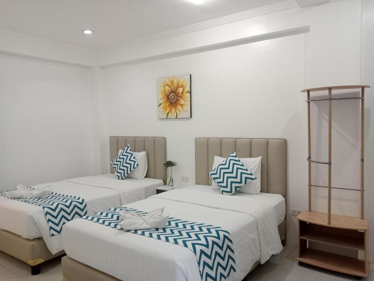 Grand Blue Hotel
