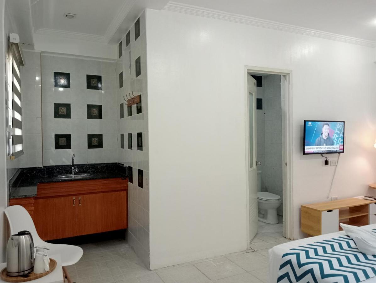 Grand Blue Hotel Manoc-Manoc