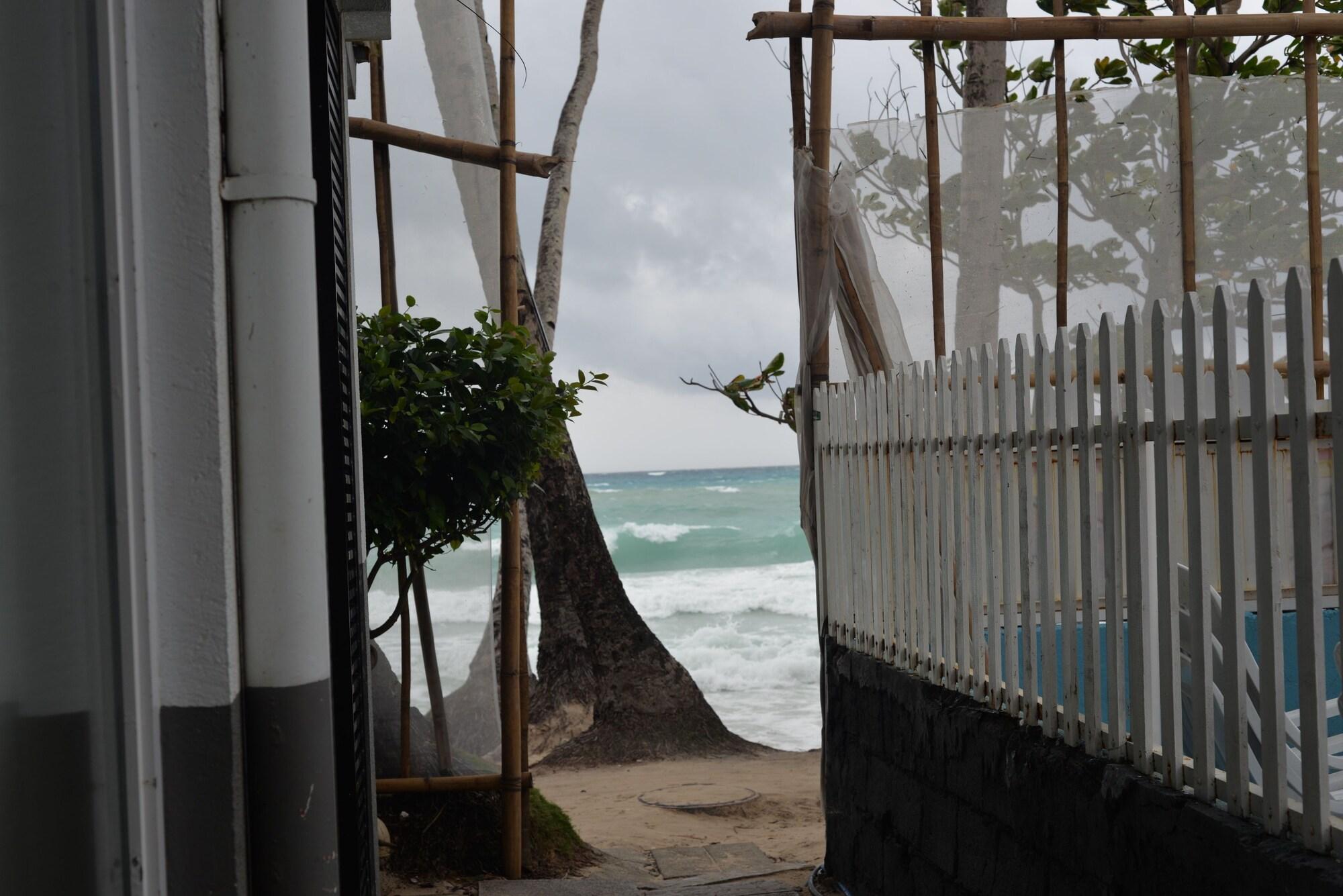 Hotel Grand Blue Manoc-Manoc