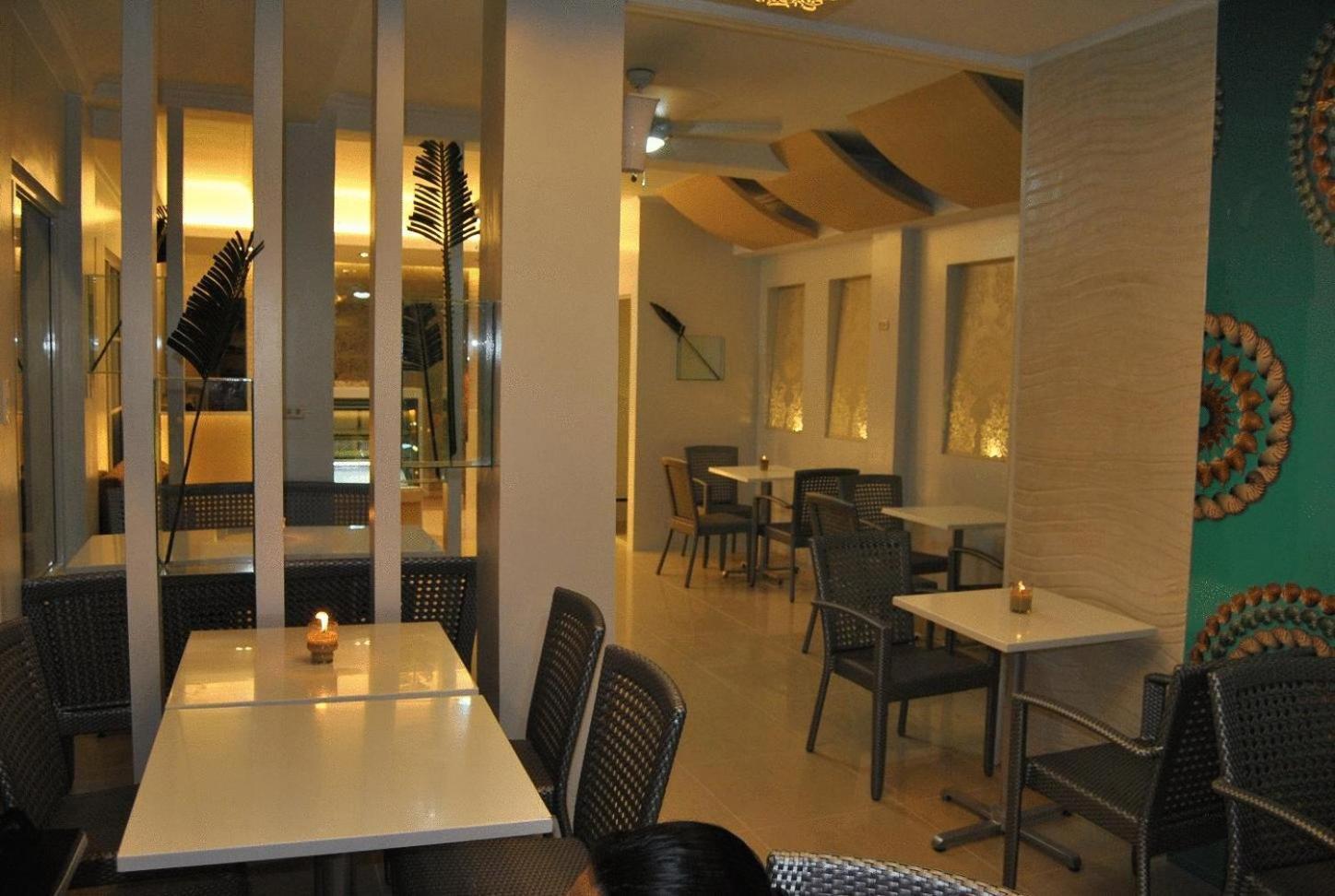 Hotel Grand Blue Manoc-Manoc