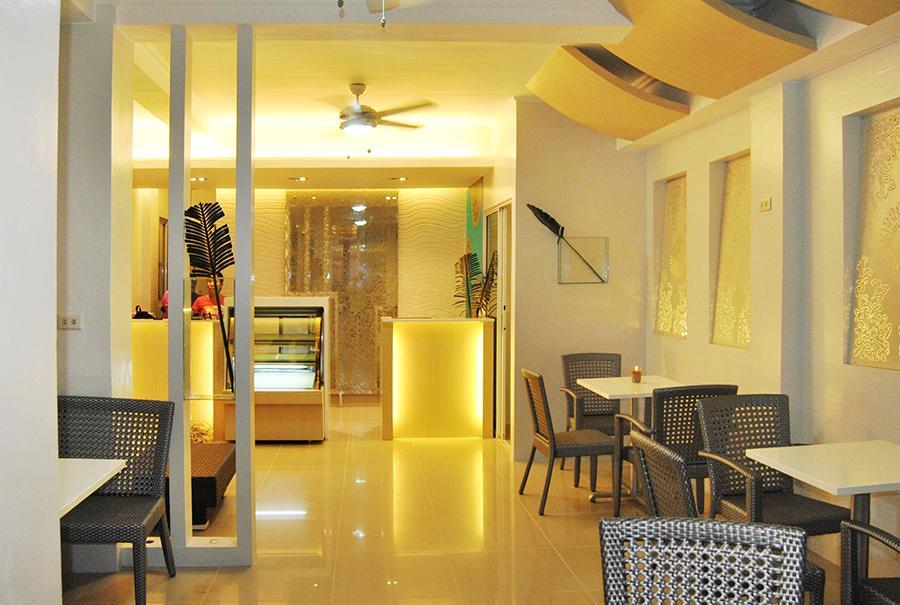 Hotel Grand Blue Manoc-Manoc